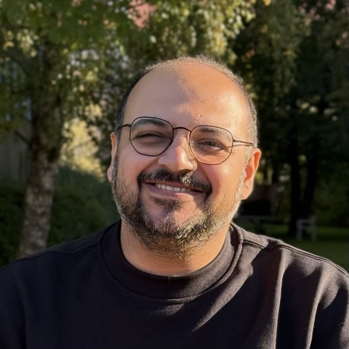 pouyan hassanzadeh portrait image